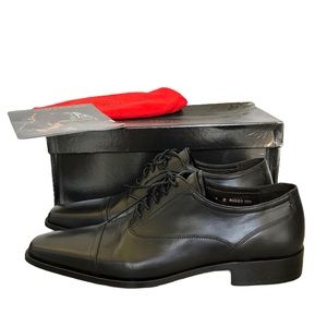 NEW Donald J Pliner Black Leather Oxford
